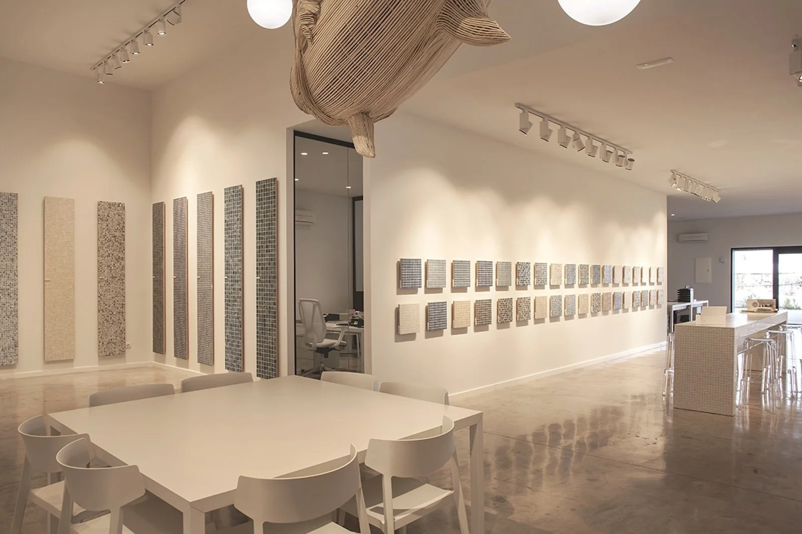 Squamers Showroom · Photo 7