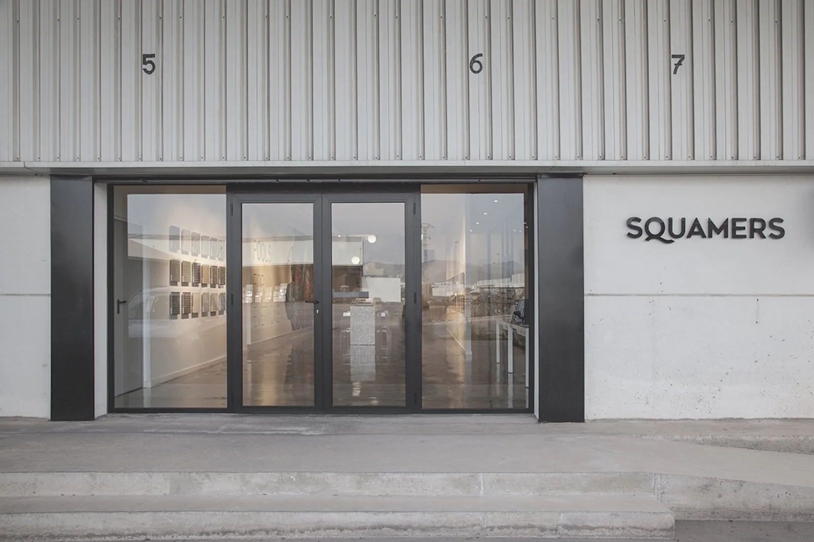 Squamers Showroom · Photo 1