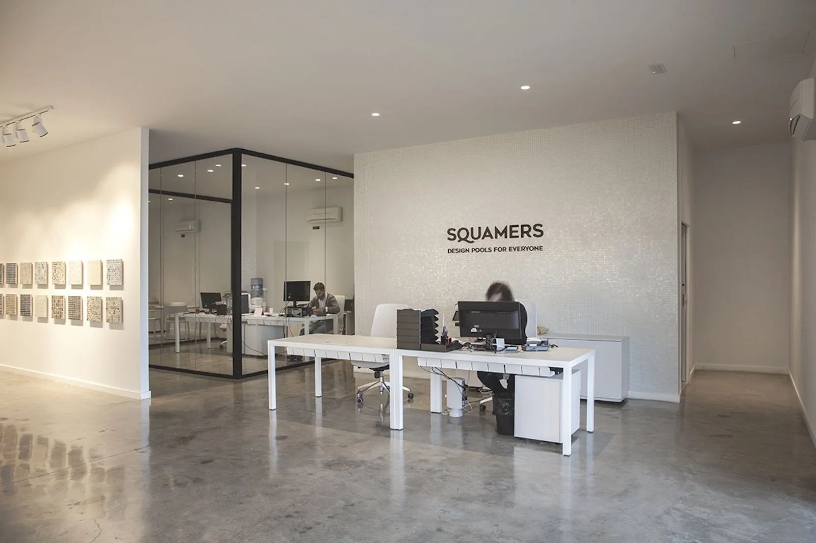 Squamers Showroom · Photo 3
