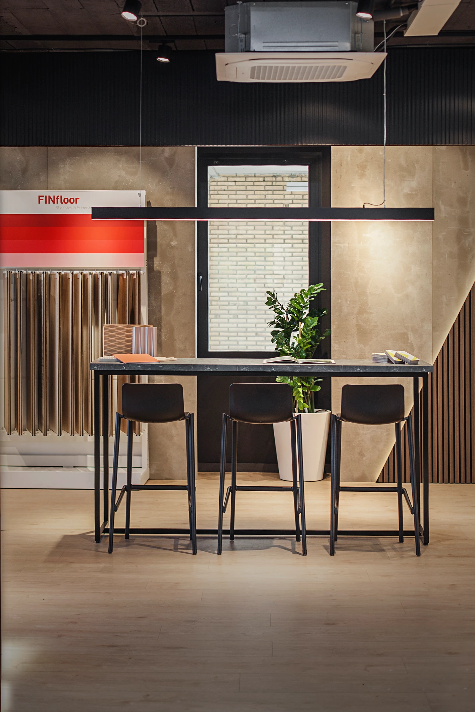 MDEC Showroom · Photo 2