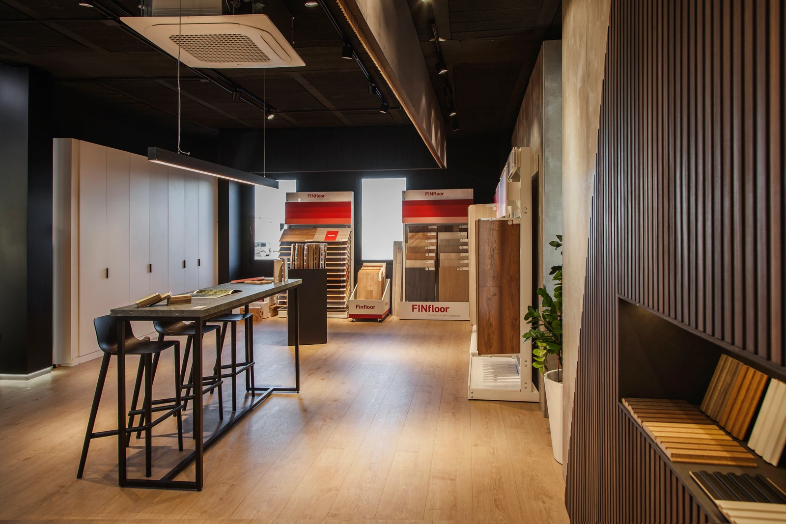 MDEC Showroom · Photo 27