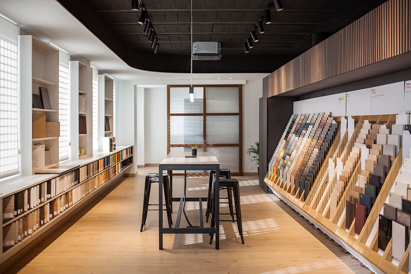 Showroom MDEC · Photo 27
