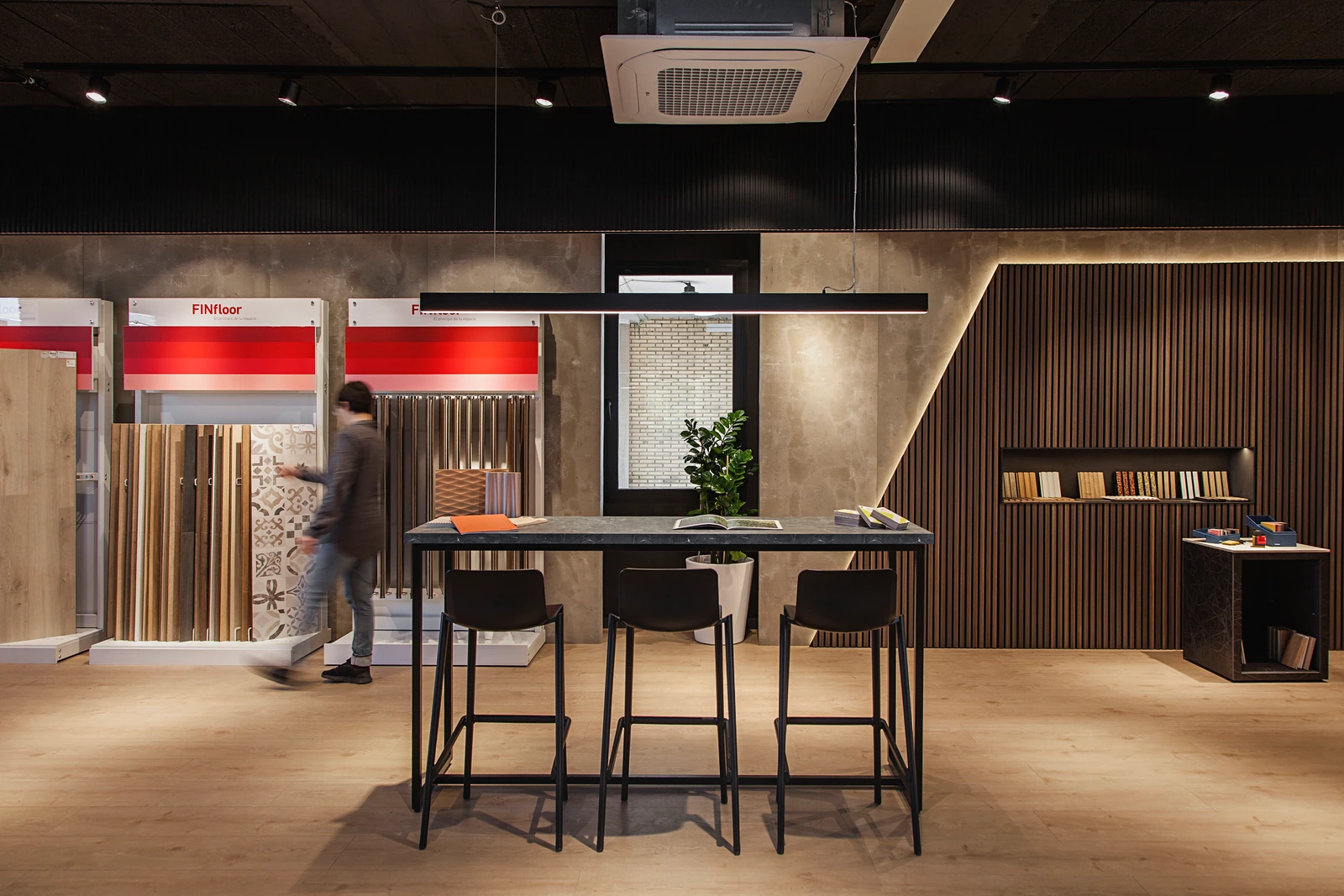 MDEC Showroom · Photo 21