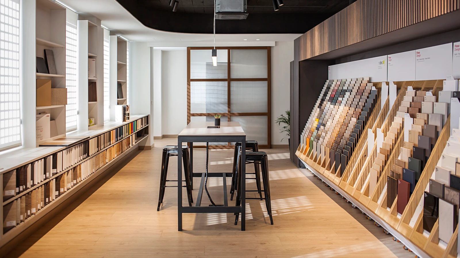Showroom MDEC